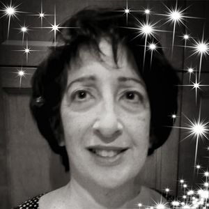 Meet your Posher, Leona